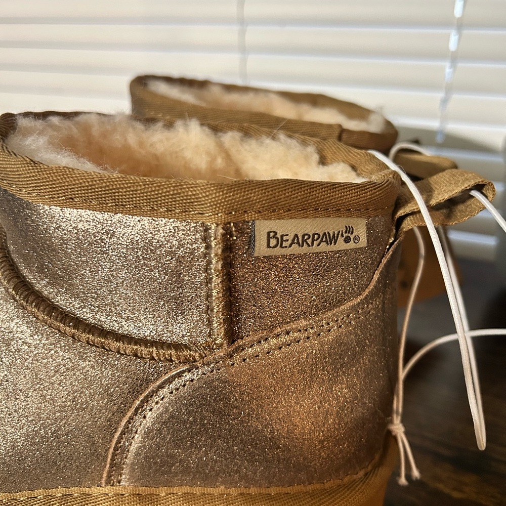 Bearpaw Ugg style booties shoes size 7 gold metallic brand new - Picture 2 of 6